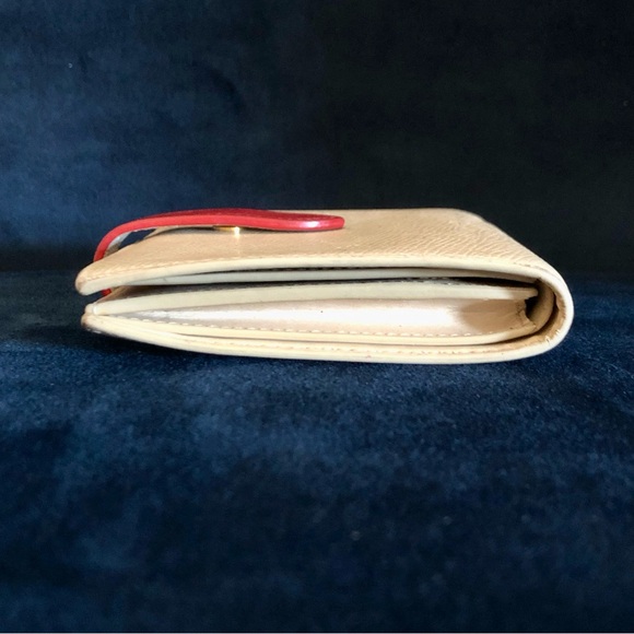 CELINE Medium Strap Wallet in Bicolour Grained Calfskin
Powder / Red - Picture 5 of 12